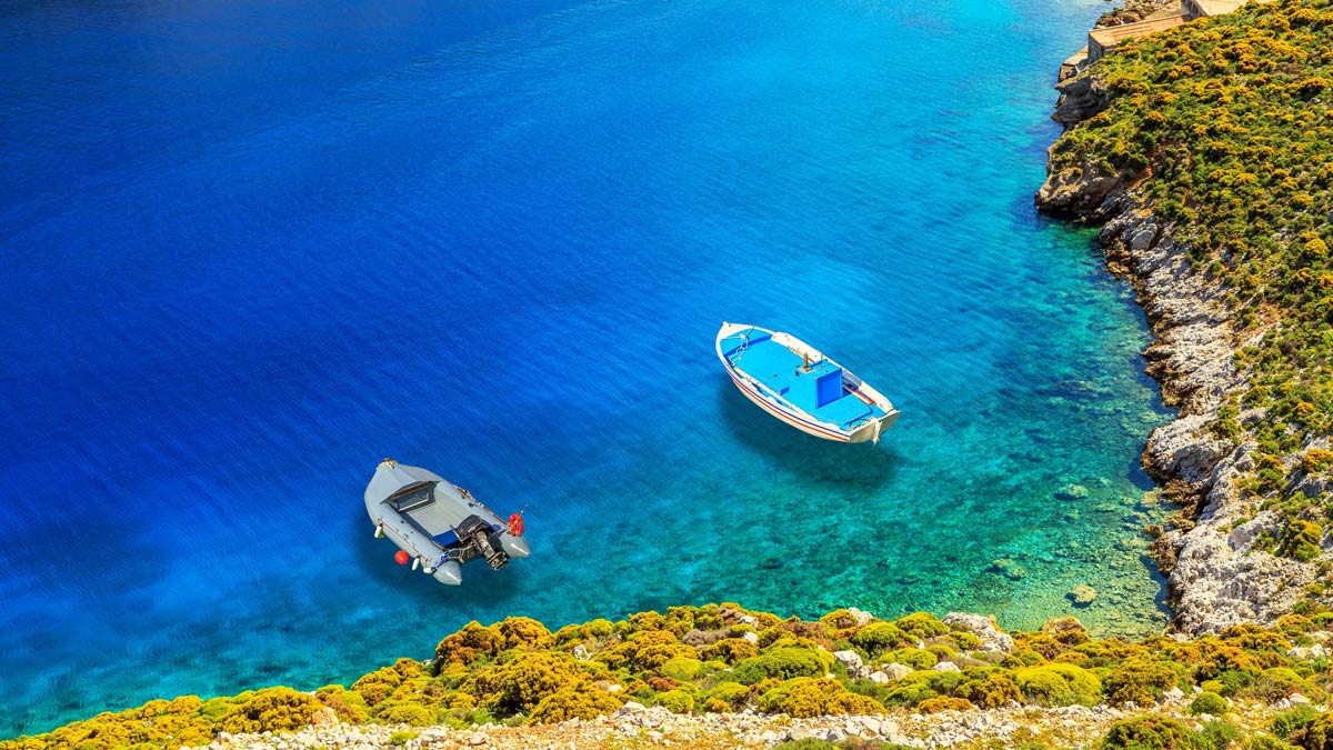 From award-winning beaches, labyrinthe catacombs and wild dwarf elephants, Greece has a lot to see